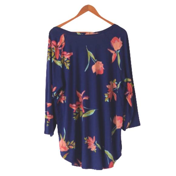 a.n.a. A New Approach, Top Crew Neck, Floral Blue - Size XXL - Picture 2 of 4